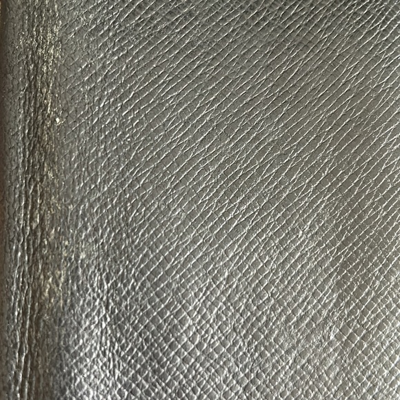 Louis Vuitton Black Taiga Brazza Bifold Long Wallet - Picture 16 of 16